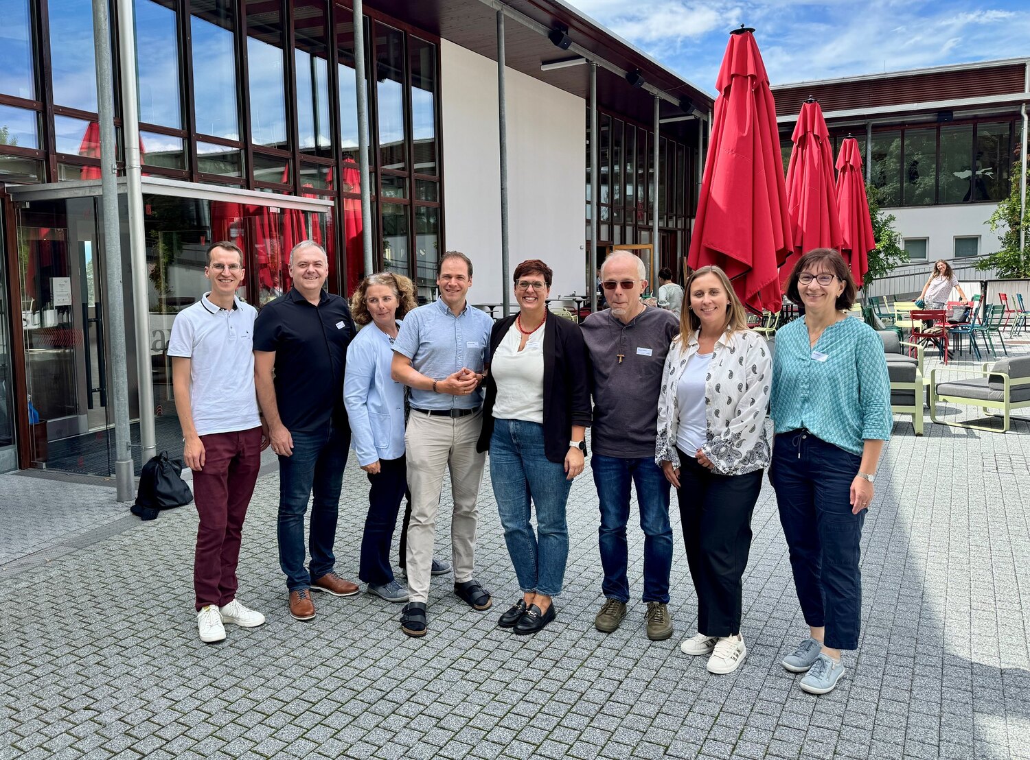 Foto von links nach rechts: jakob Geier, Mladen Milic, Christine Wachter, Thomas Folie, Sabrina Wachter, Pater Guido, Anna Ladstätter, Pia Dünser;